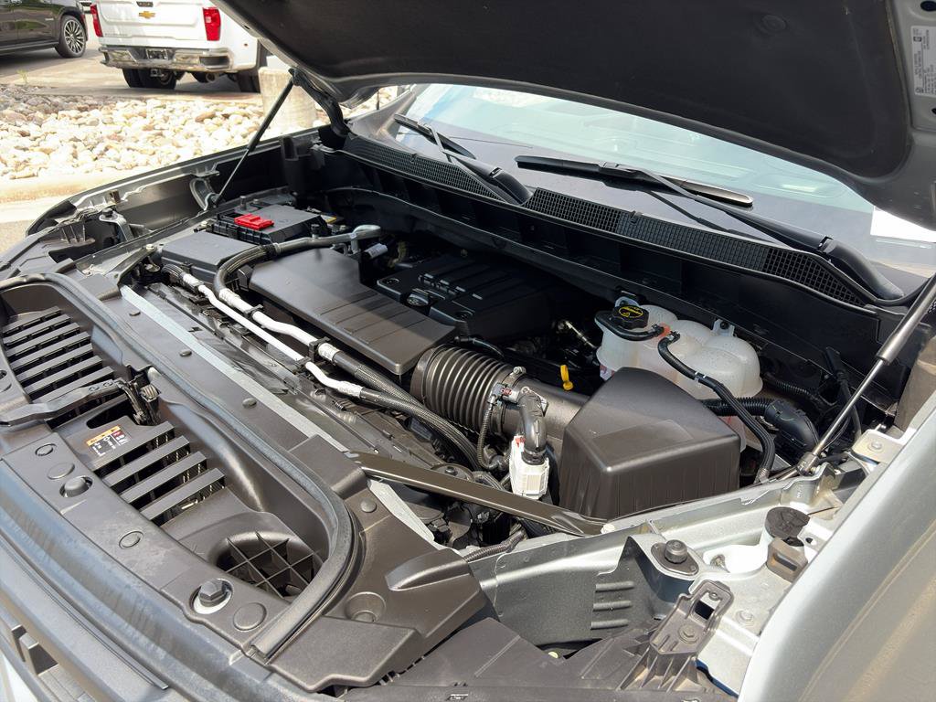 Certified 2025 Chevrolet Silverado 1500 Custom w/ Turbomax Blackout Package AWD/4WD image 29