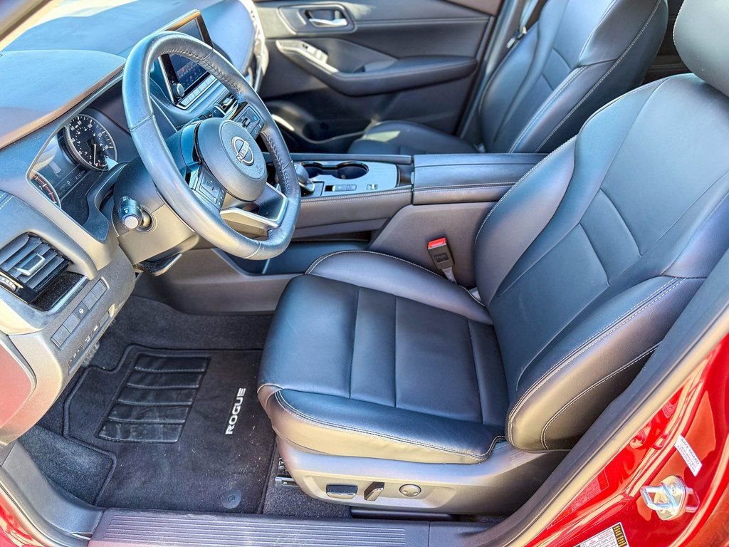 Used 2023 Nissan Rogue SL image 14