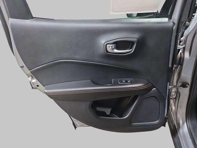 Used 2019 Jeep Compass Limited image 16