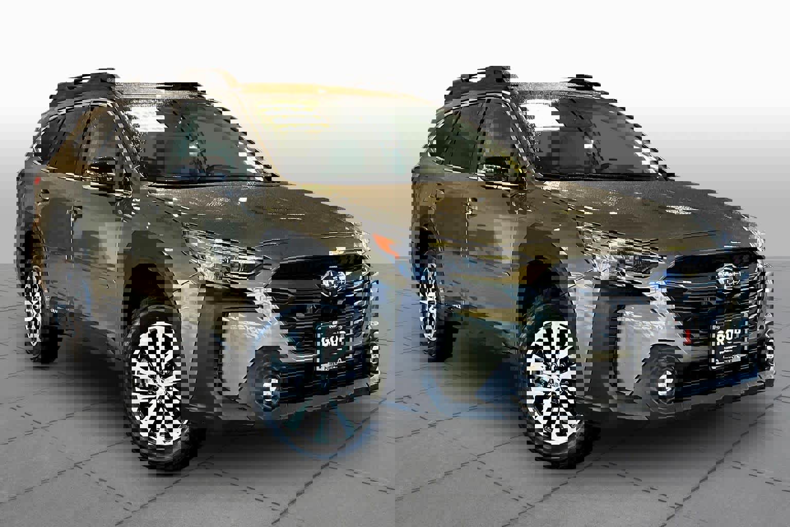 Used 2025 Subaru Outback Premium image 3