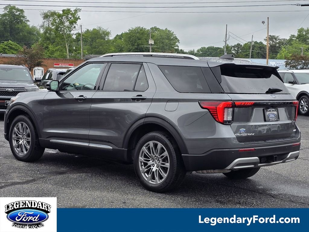 Used 2025 Ford Explorer Platinum AWD/4WD image 2