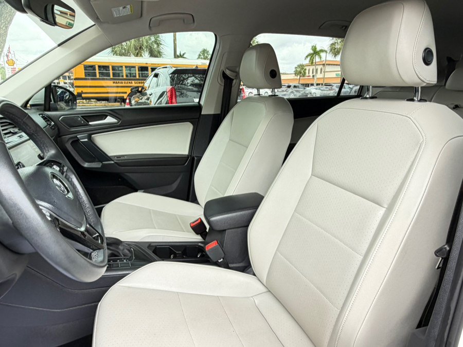 Used 2020 Volkswagen Tiguan SE FWD image 12