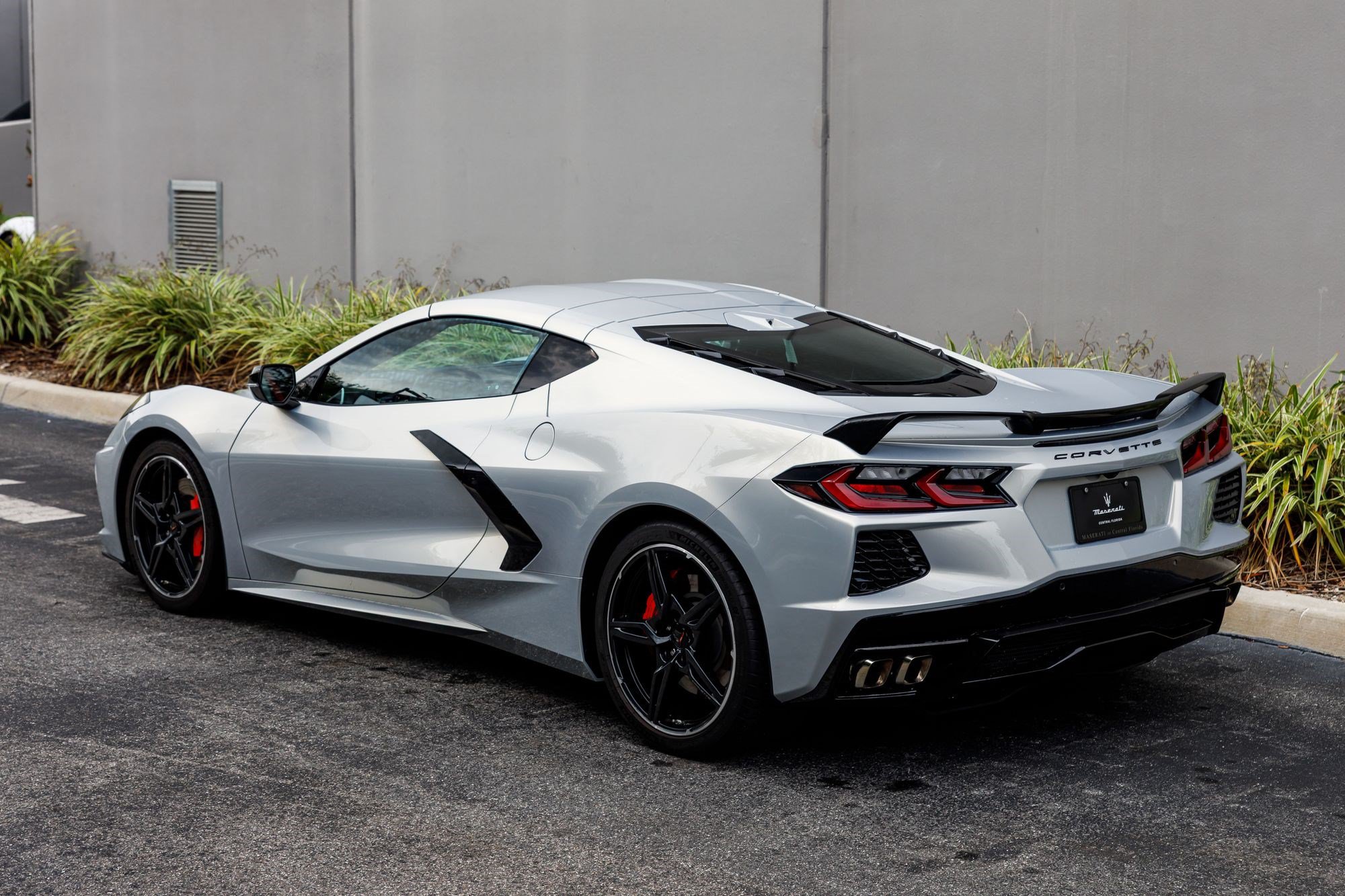 Used 2021 Chevrolet Corvette Stingray Preferred Cpe w/ Z51 Performance Package RWD image 3