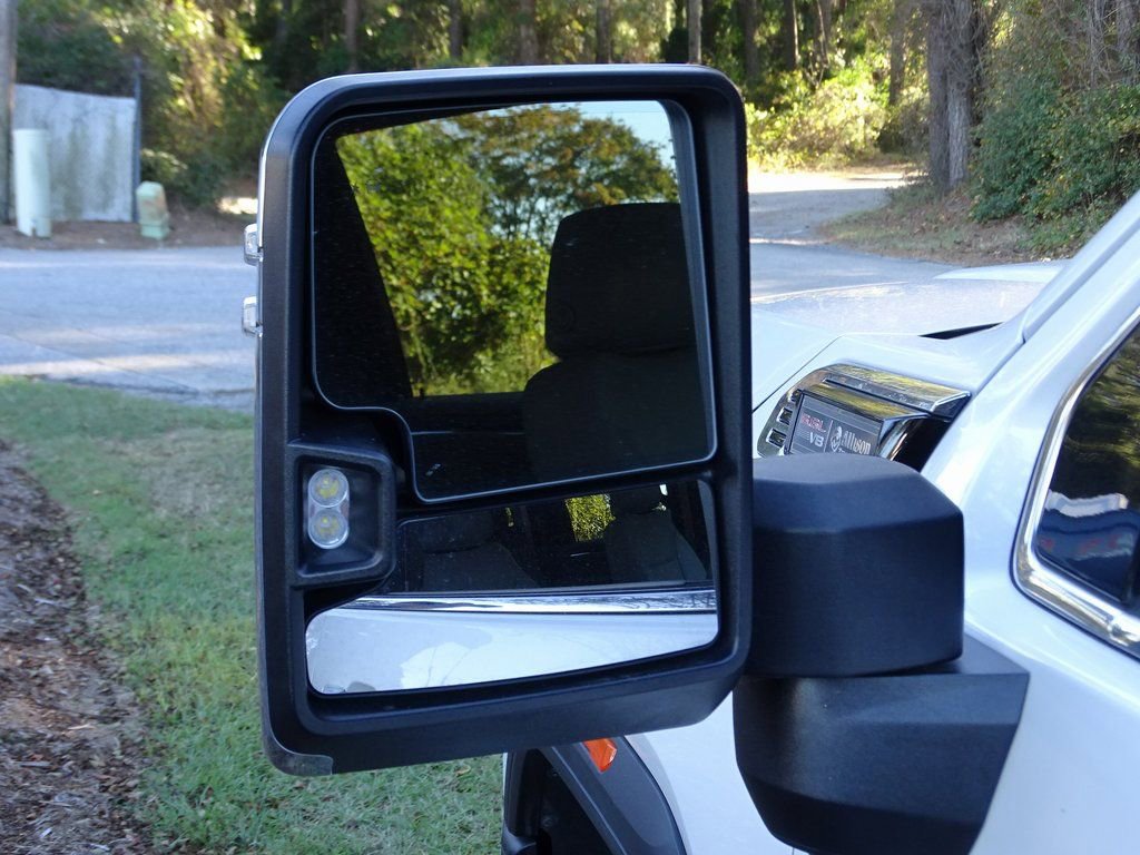 Used 2024 GMC Sierra 2500 SLT w/ SLT Convenience Package image 11