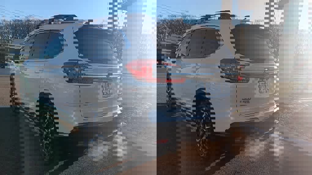 Used 2023 Subaru Ascent Limited image 3