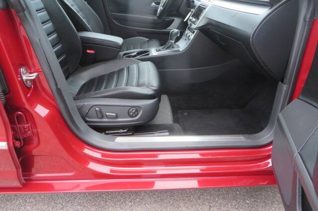 Used 2014 Volkswagen CC Sport image 16