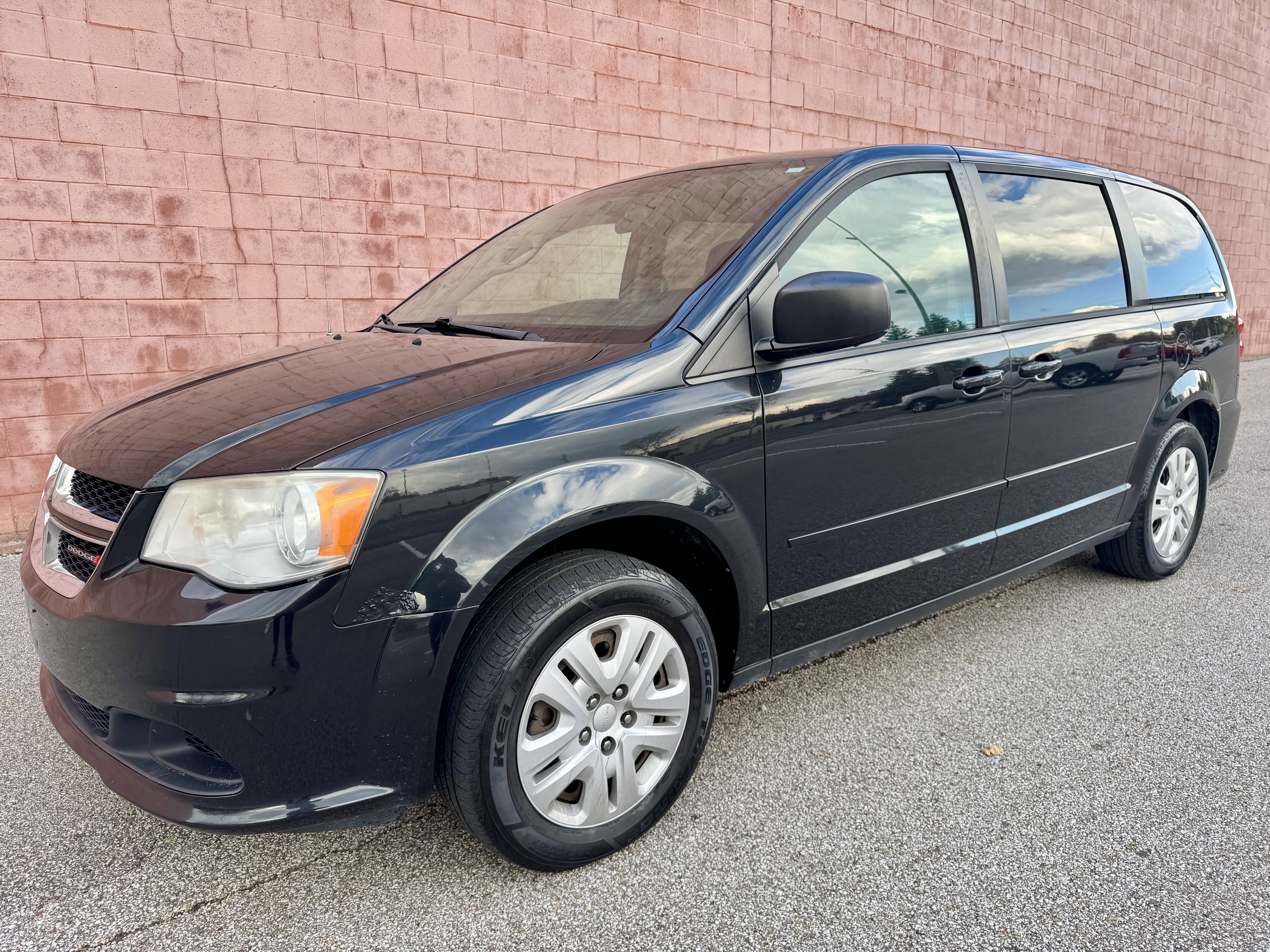 Used 2014 Dodge Grand Caravan SE w/ Quick Order Package 29E SE