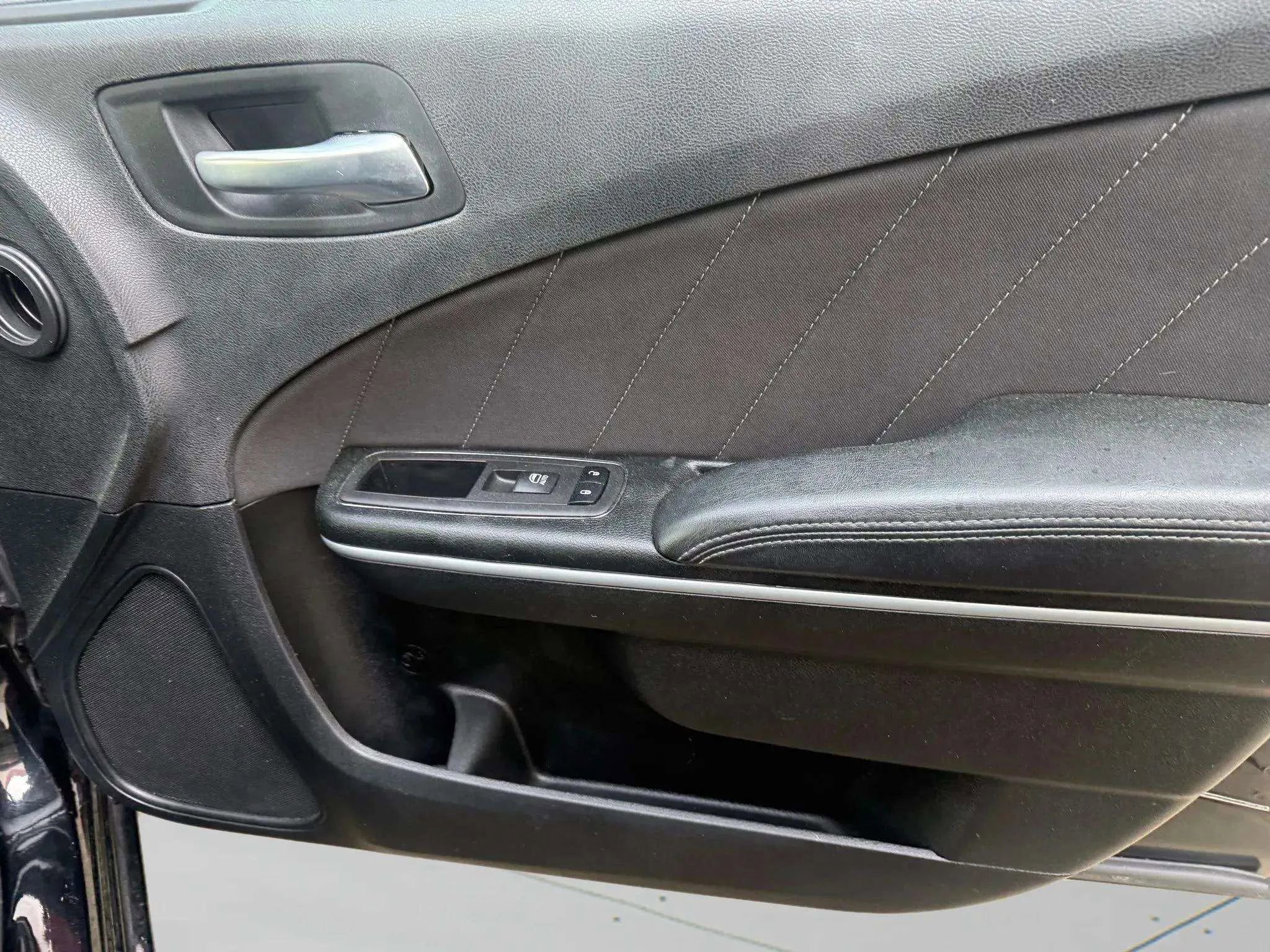 Used 2023 Dodge Charger SXT image 8