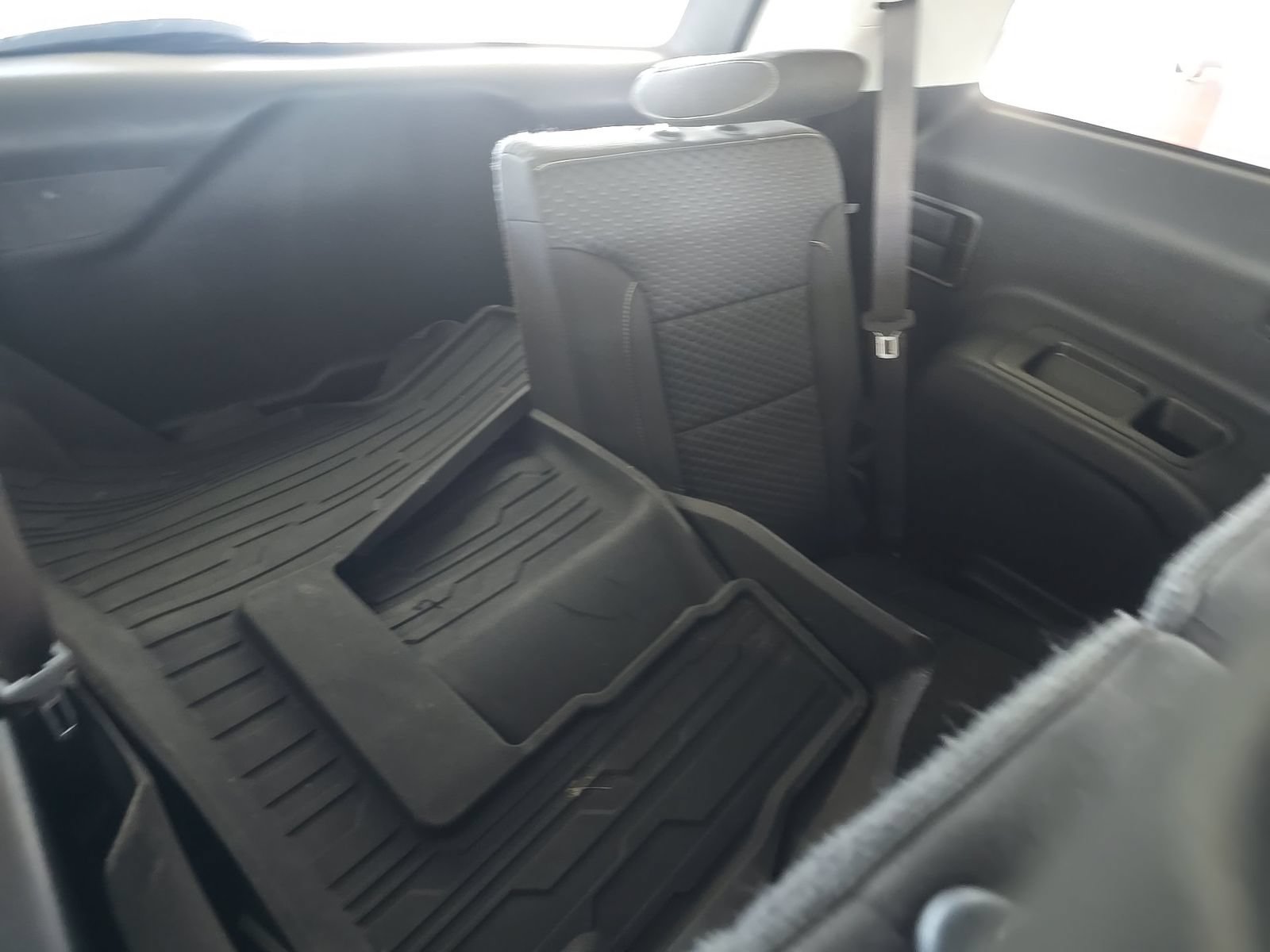 Used 2019 GMC Acadia SLE w/ LPO, Black Accent Package FWD image 15