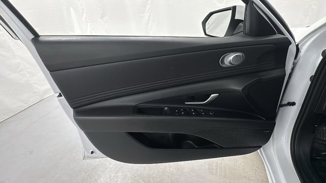 Used 2024 Hyundai Elantra Limited image 16