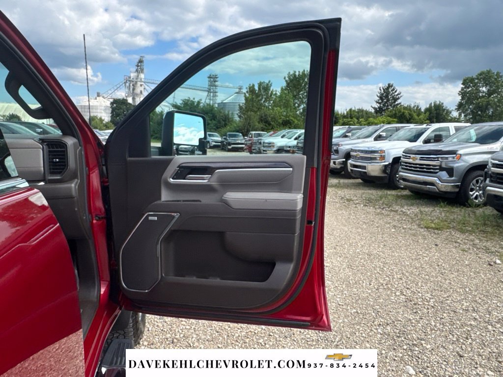 Used 2025 Chevrolet Silverado 2500 LTZ w/ LTZ Plus Package AWD/4WD image 36