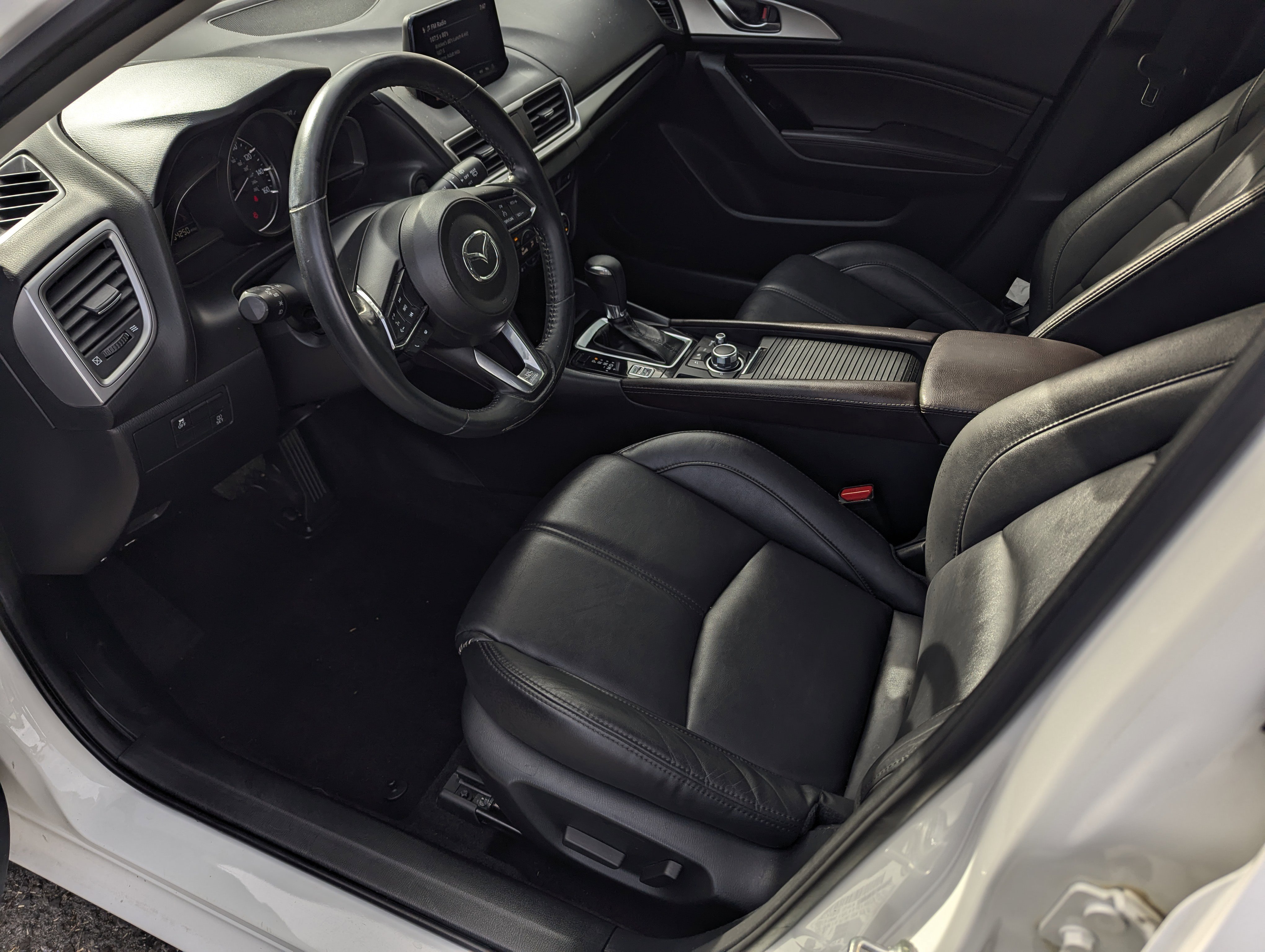 Used 2018 MAZDA MAZDA3 Touring image 9