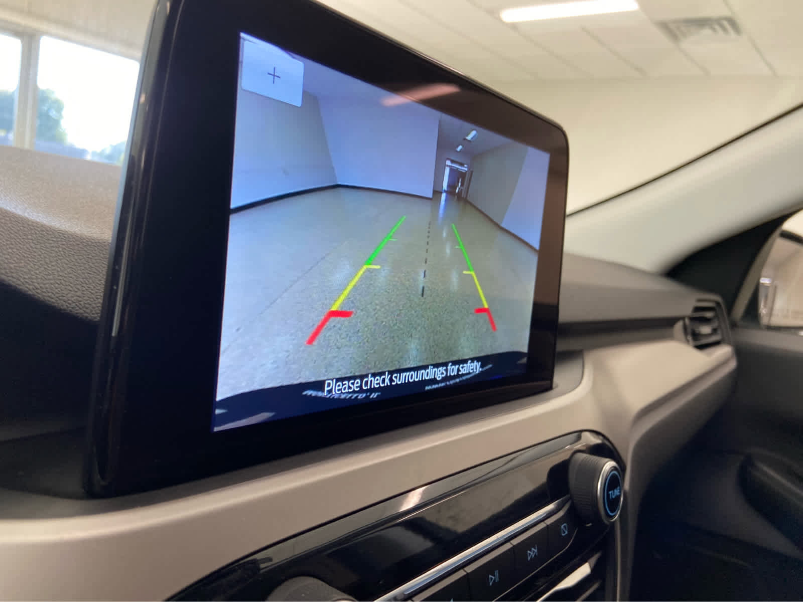 Used 2022 Ford Escape SE w/ SE Sport Appearance Package image 31