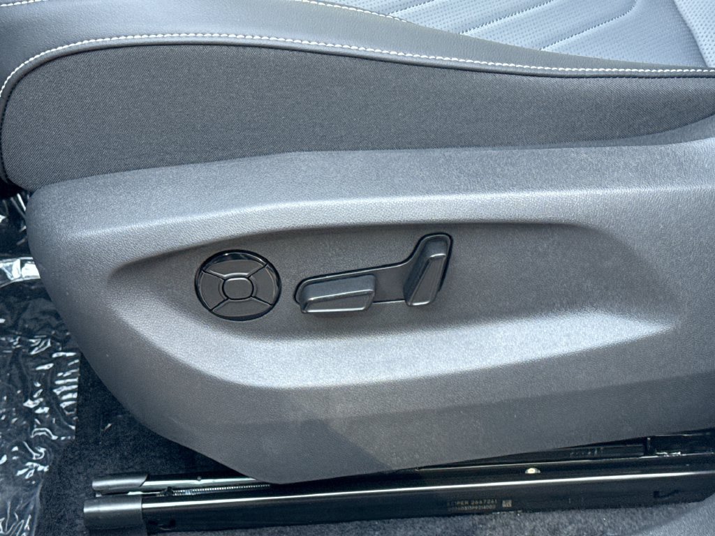 New 2026 Volkswagen Tiguan SE AWD/4WD image 14