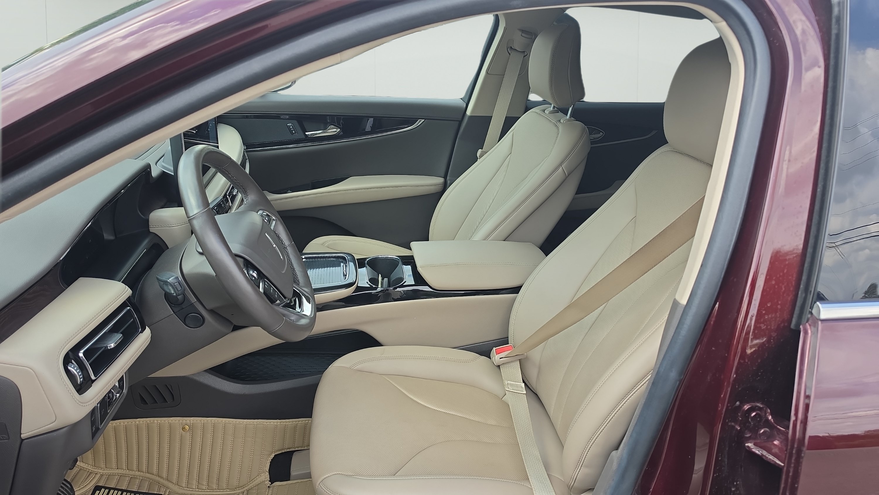 Used 2023 Lincoln Nautilus Reserve AWD/4WD image 9