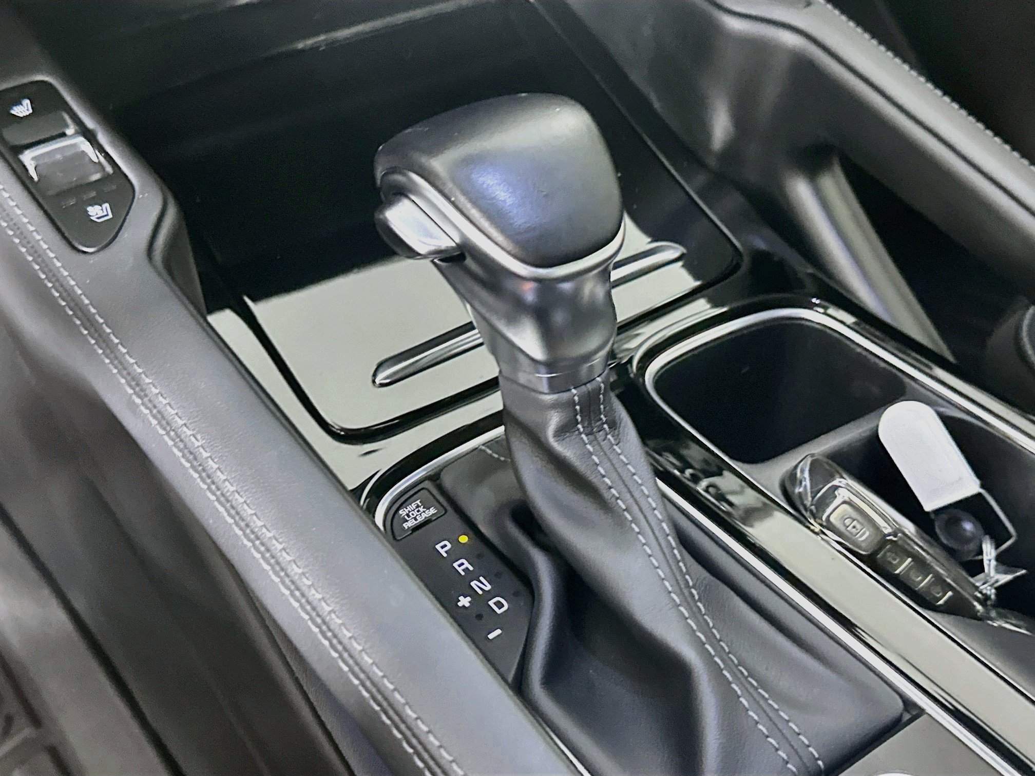 Used 2022 Kia Telluride EX w/ EX Premium Package FWD image 24