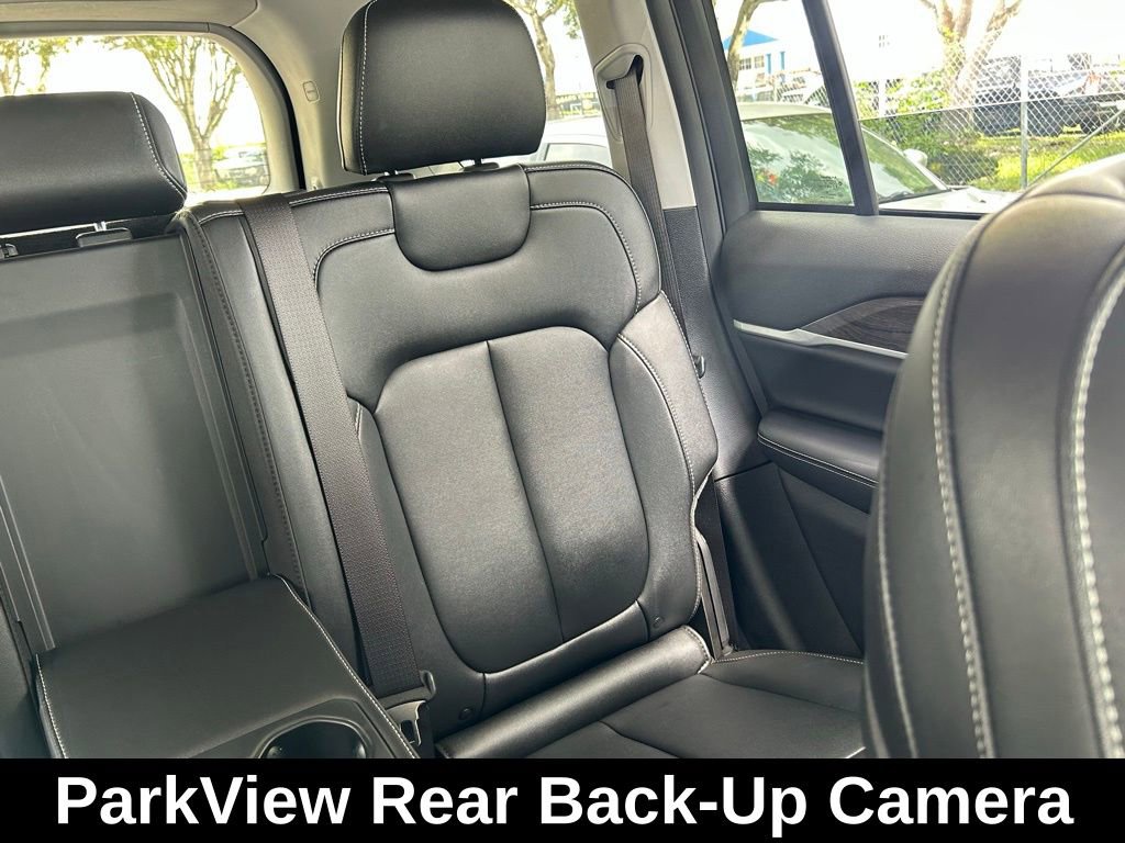 Used 2024 Jeep Grand Cherokee Limited w/ Black Appearance Package image 17