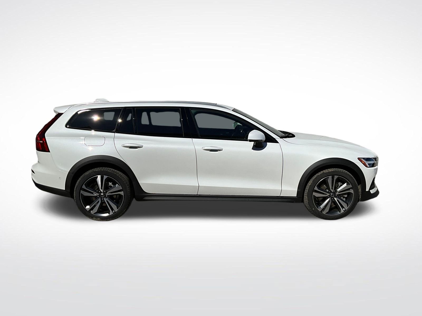 New 2026 Volvo V60 B5 Cross Country Plus w/ Climate Package image 6