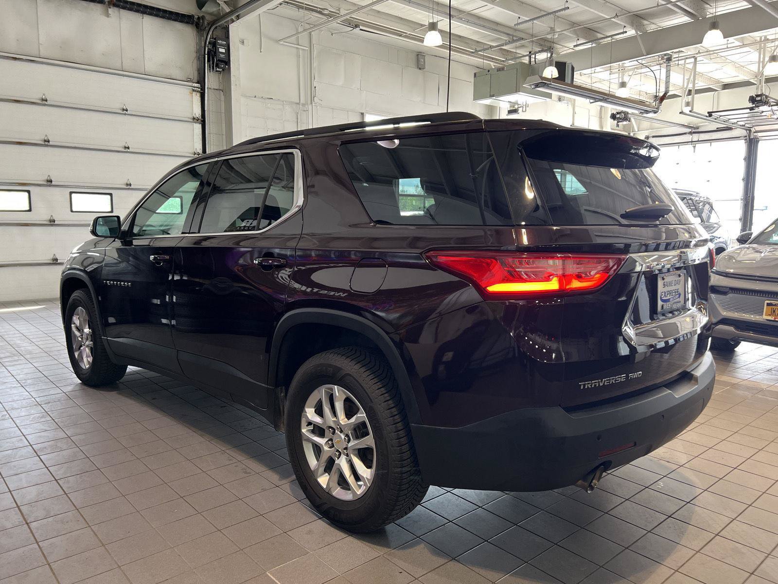 Used 2021 Chevrolet Traverse LT AWD/4WD image 5