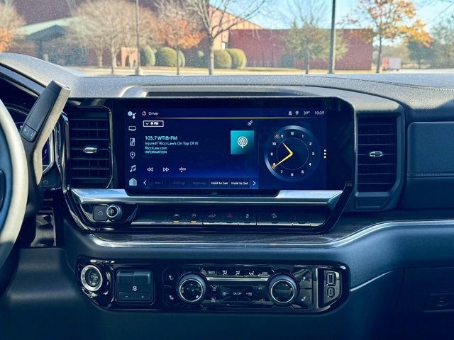 Used 2024 Chevrolet Silverado 1500 LT w/ Z71 Off-Road Package image 23