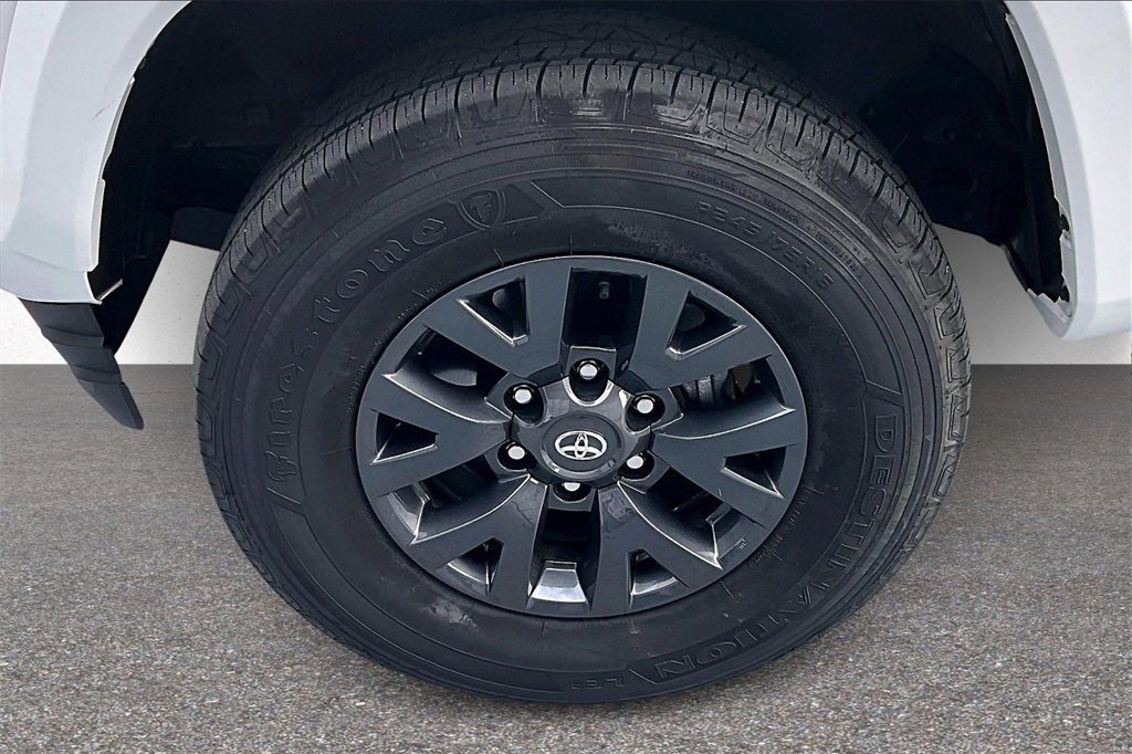 Used 2023 Toyota Tacoma SR5 w/ Technology Package image 34