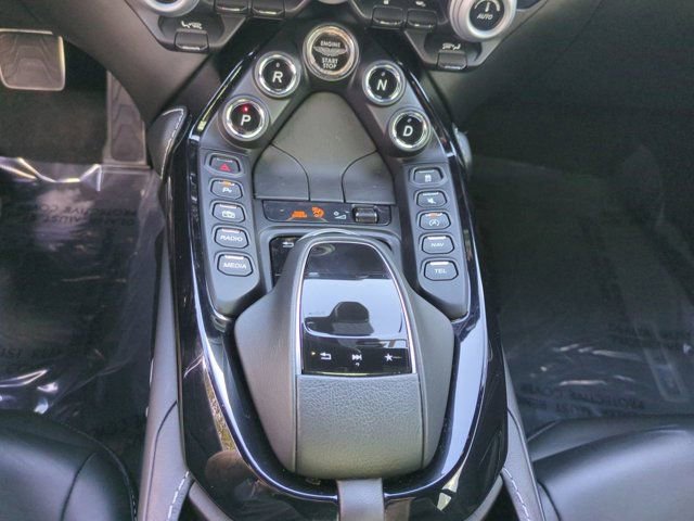 Used 2021 Aston Martin V8 Vantage Coupe image 17