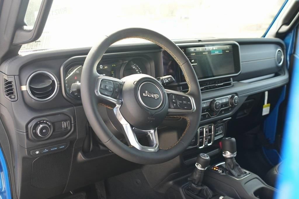 Used 2024 Jeep Wrangler Unlimited Sahara image 14