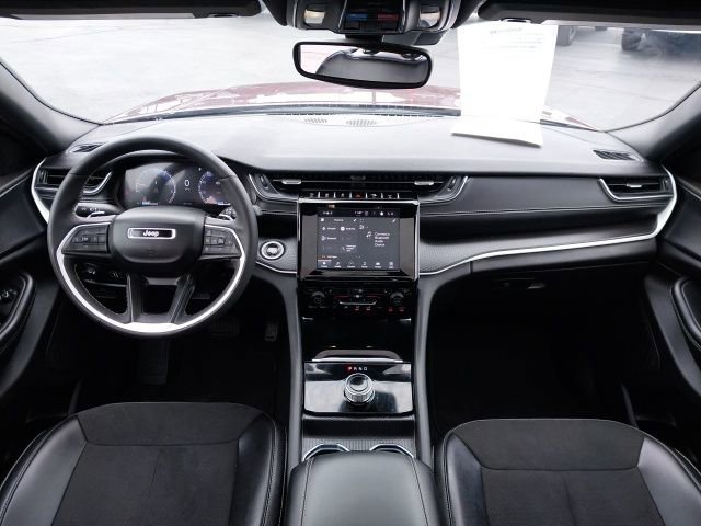 Used 2024 Jeep Grand Cherokee L Altitude image 7