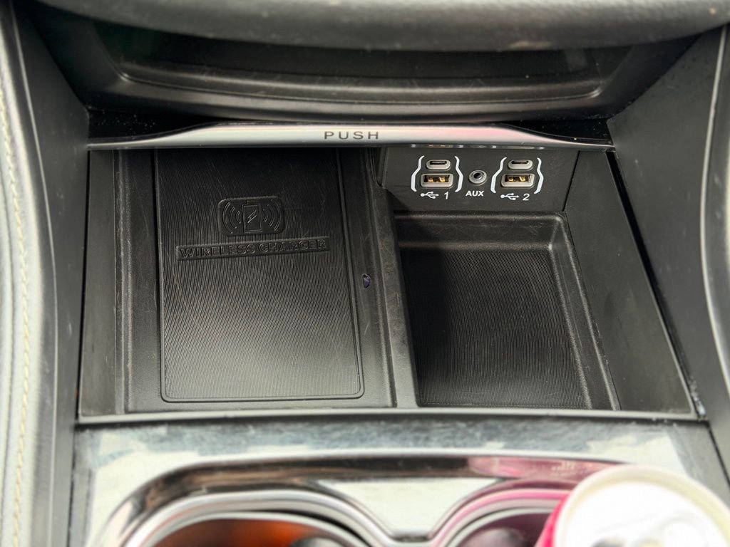 Used 2023 Chrysler Pacifica Limited w/ S Appearance Package FWD image 18
