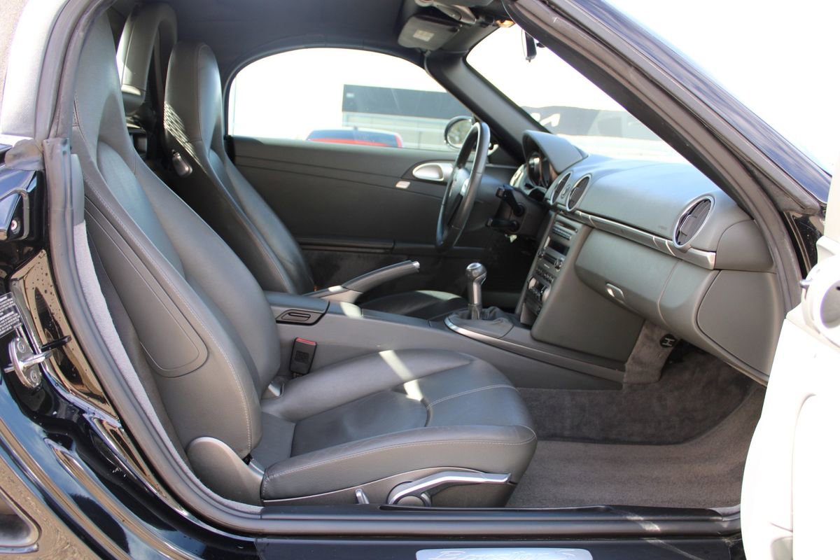 Used 2005 Porsche Boxster S image 18