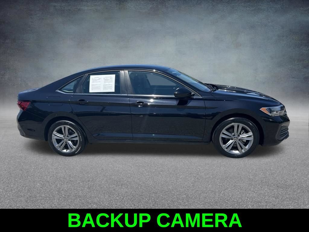 Used 2024 Volkswagen Jetta SE FWD image 4