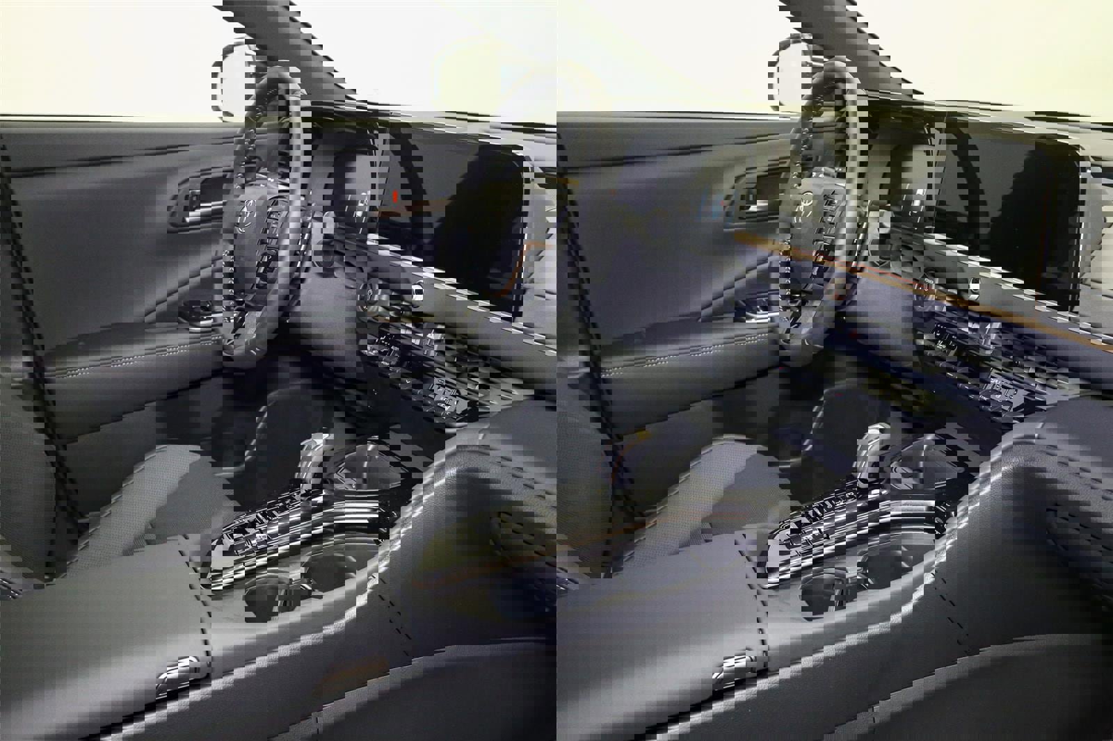 New 2025 Toyota Crown Signia image 14