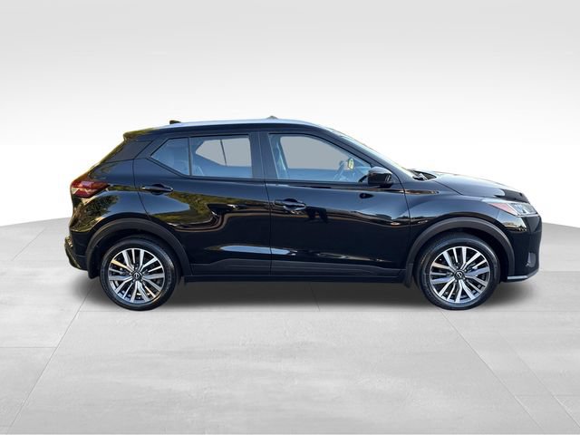 New 2023 Nissan Kicks SV FWD image 8