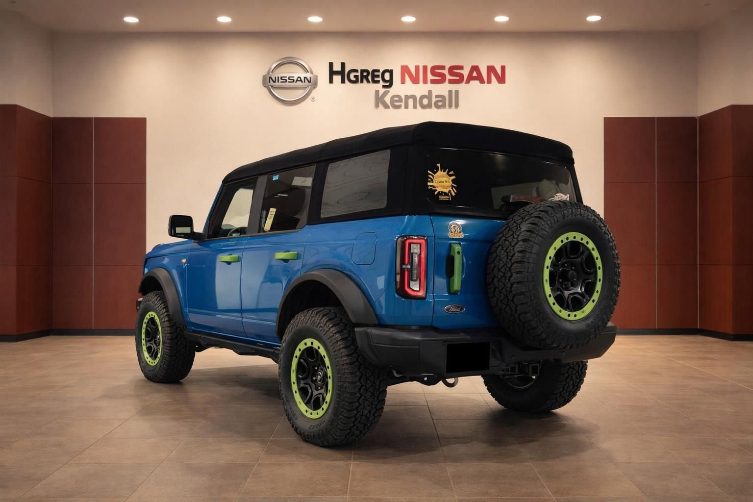 Used 2022 Ford Bronco Badlands image 2