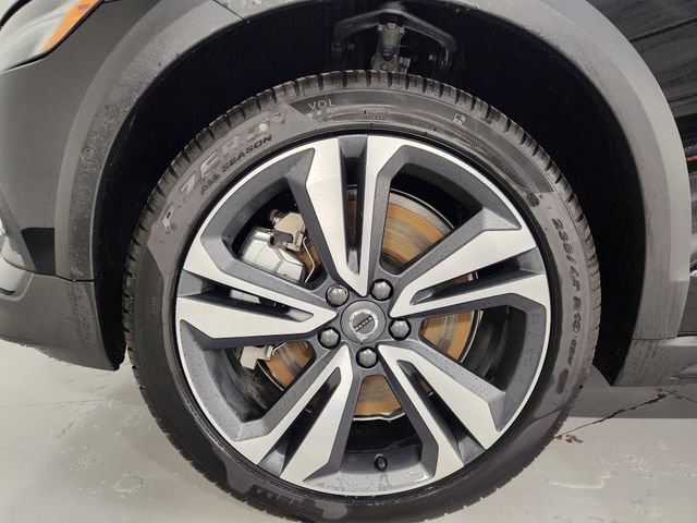 New 2026 Volvo V60 B5 Cross Country Plus w/ Protection Package Premier AWD/4WD image 8