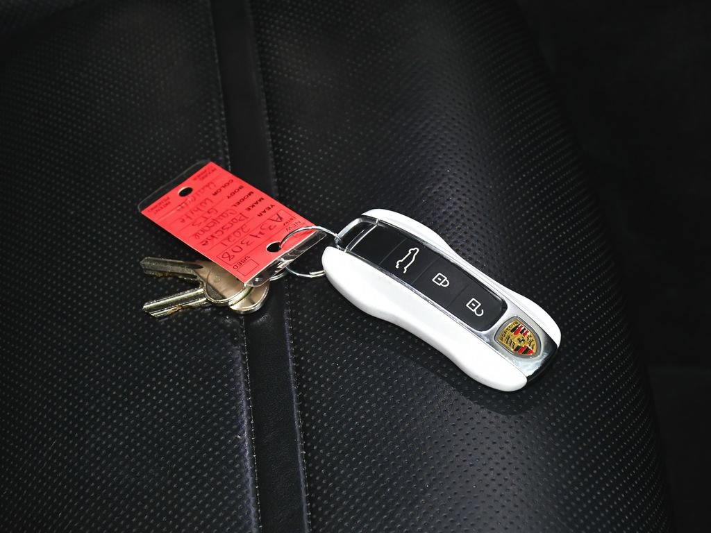 Used 2021 Porsche Cayenne GTS w/ Premium Package Plus AWD/4WD image 59