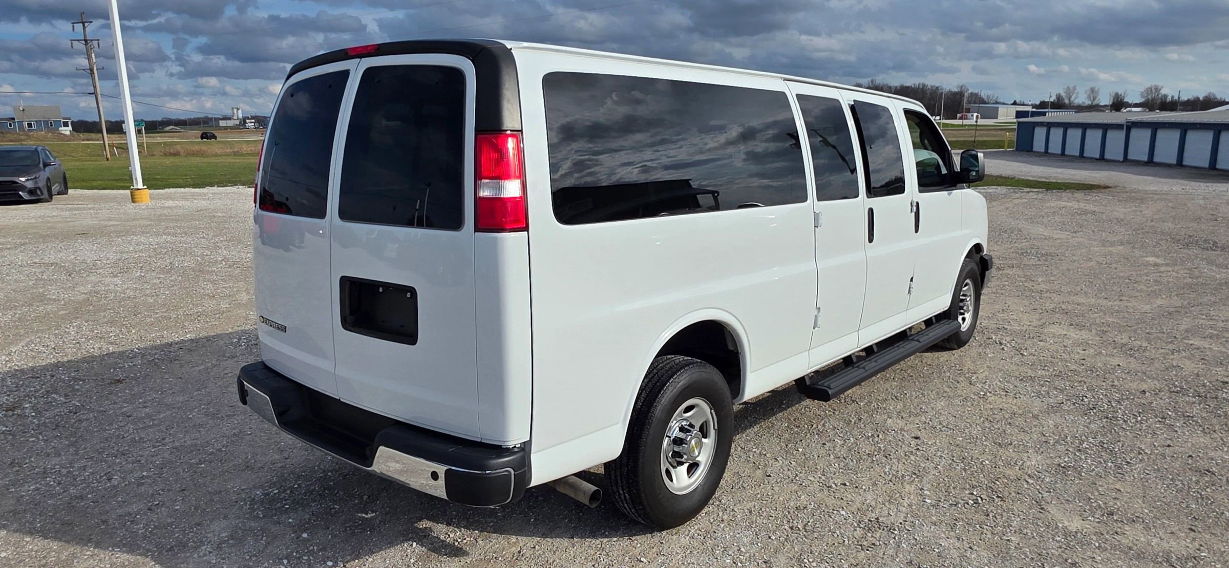 Used 2024 Chevrolet Express 3500 LT w/ LT Preferred Equipment Group image 3