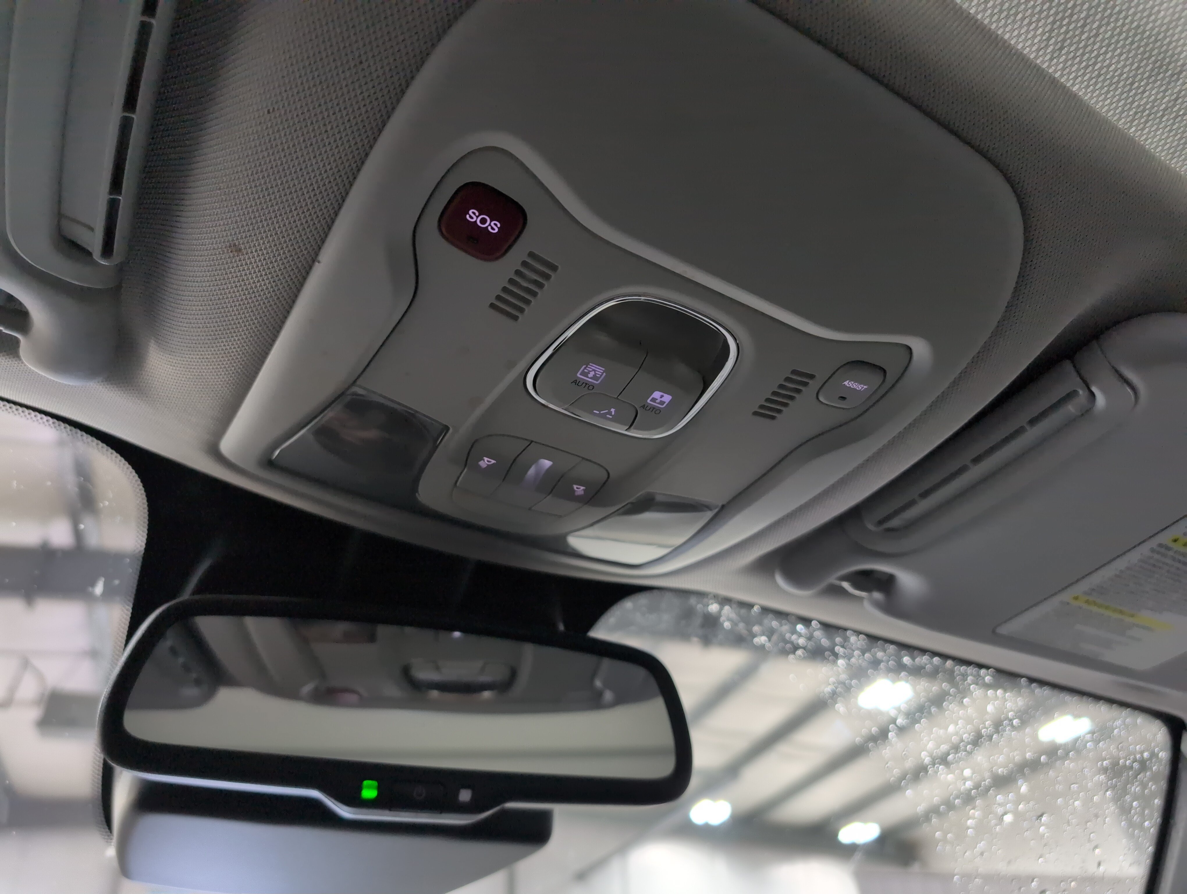 Used 2019 Jeep Renegade Limited w/ UConnect 8.4 Nav Group AWD/4WD image 11