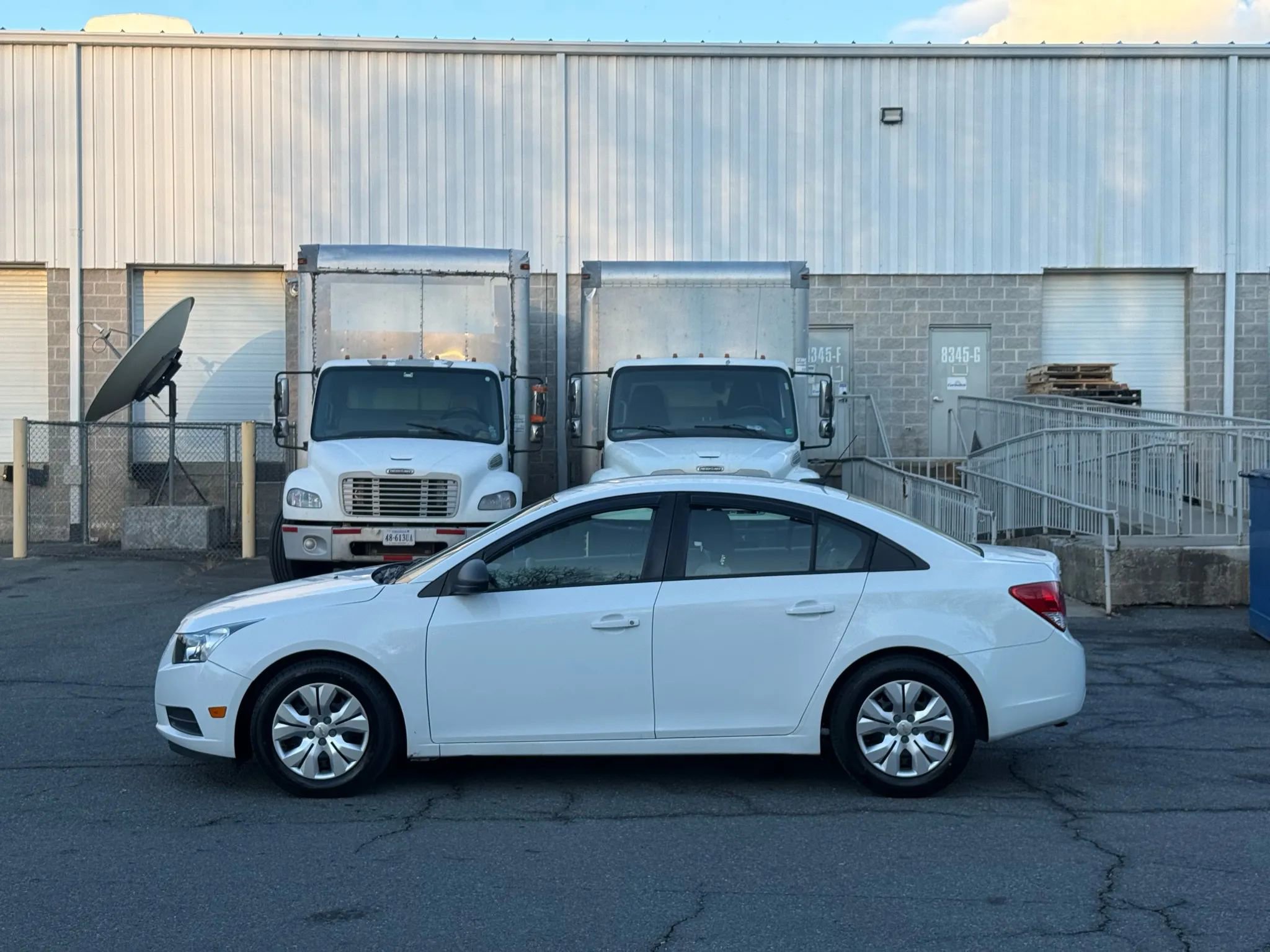 Used 2013 Chevrolet Cruze LS image 9