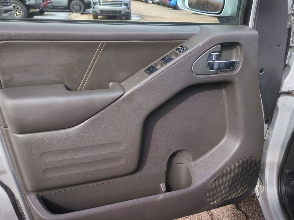 Used 2020 Nissan Frontier PRO-4X image 13