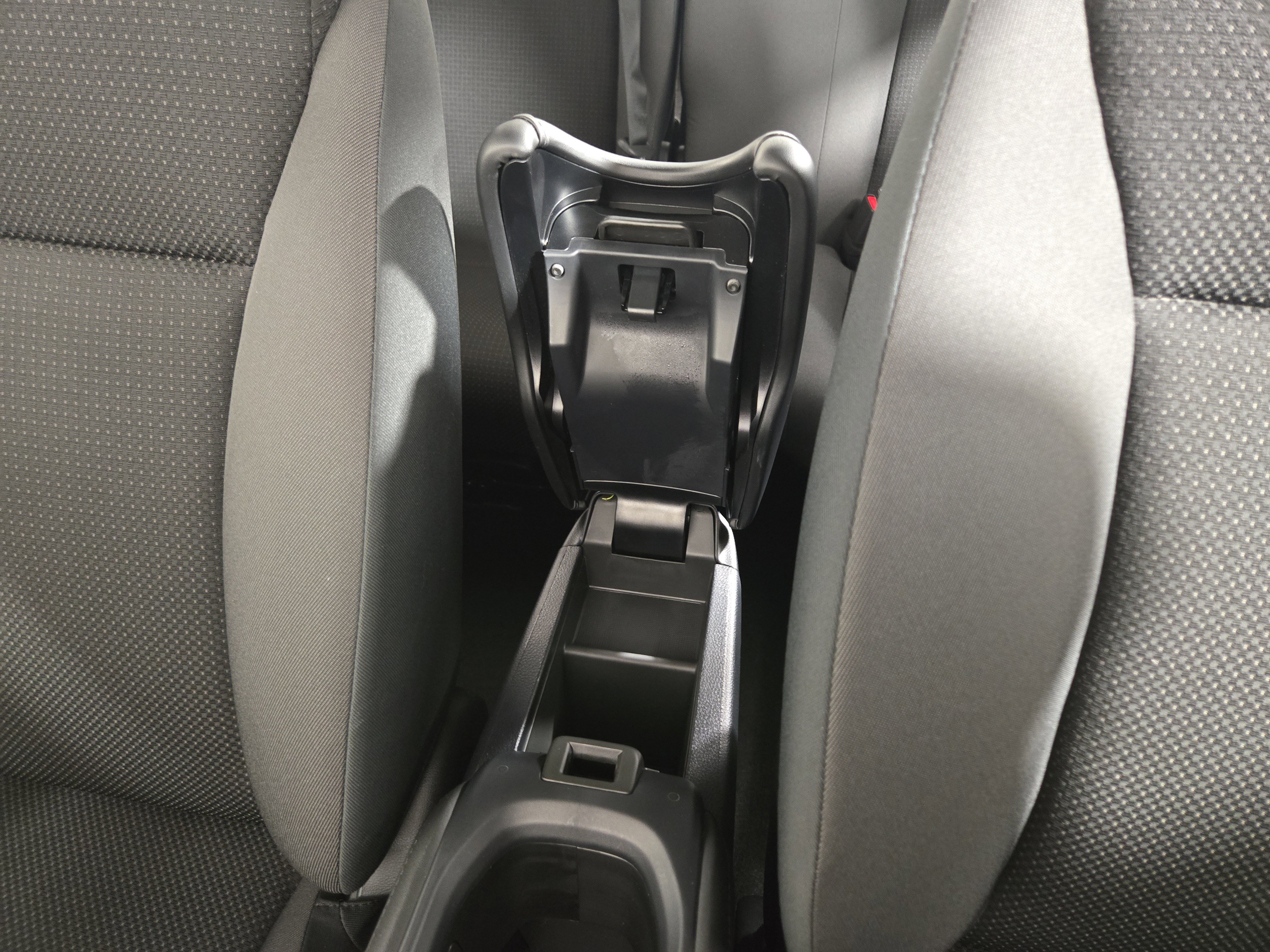 Used 2021 Honda HR-V LX image 25