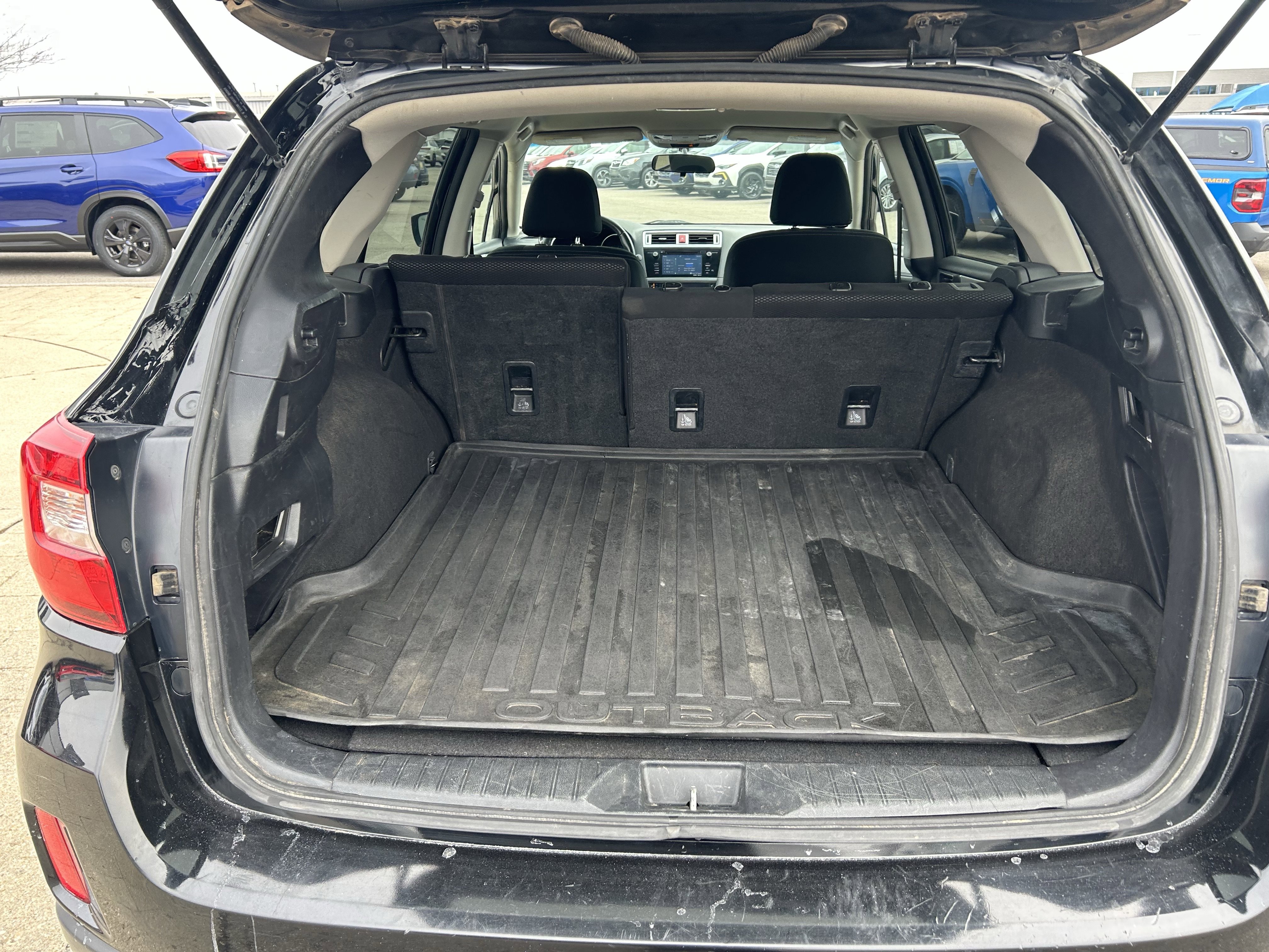 Used 2017 Subaru Outback 2.5i Premium image 25