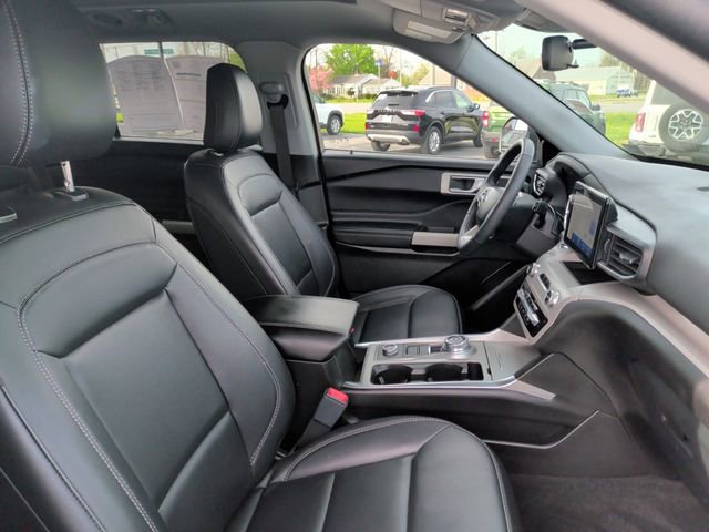 Certified 2023 Ford Explorer XLT w/ Equipment Group 202A AWD/4WD image 16