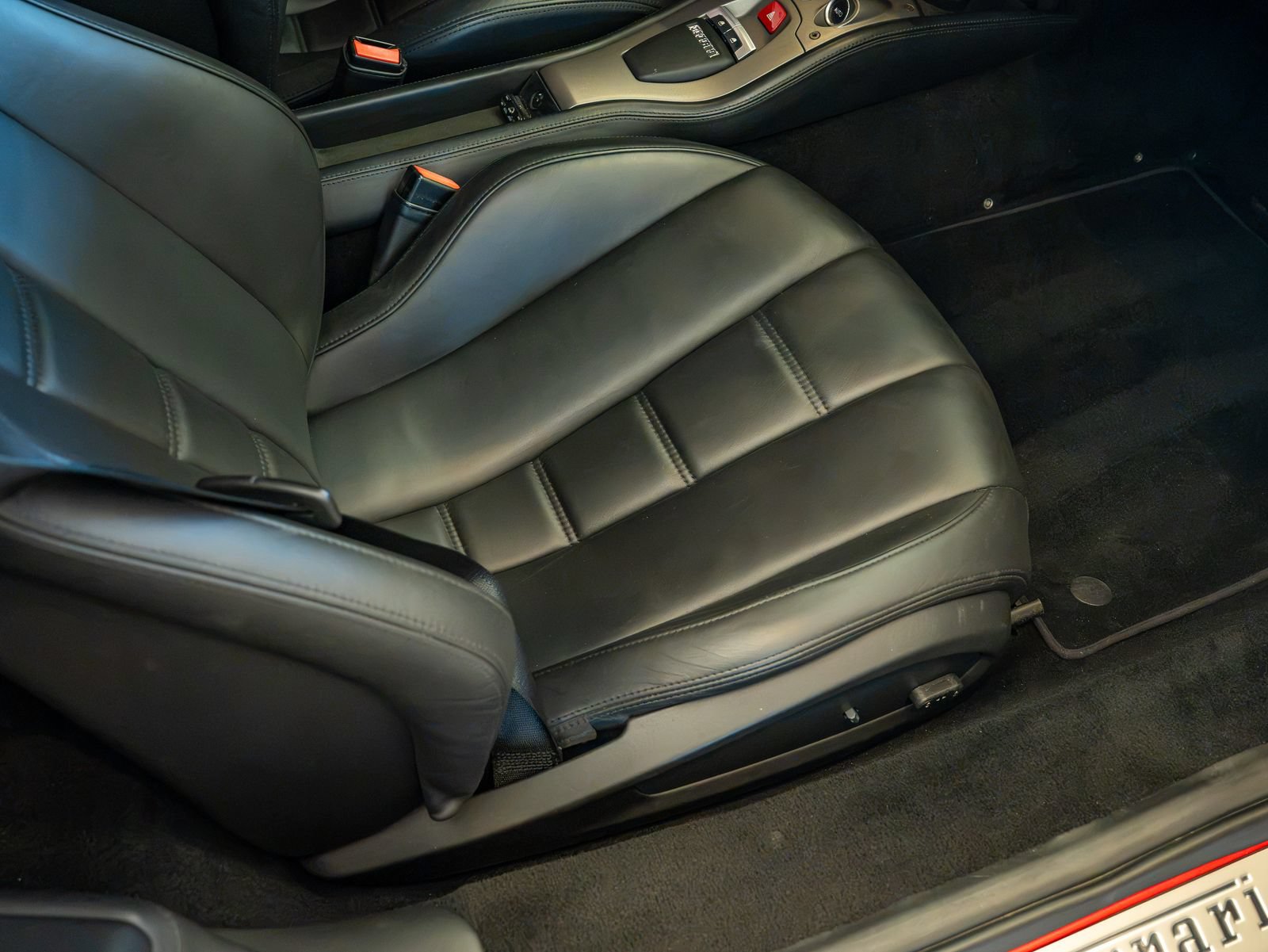 Used 2010 Ferrari 458 Italia Coupe RWD image 20