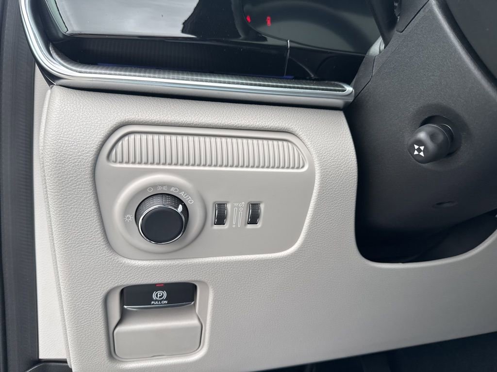 New 2026 Jeep Grand Wagoneer Summit image 17