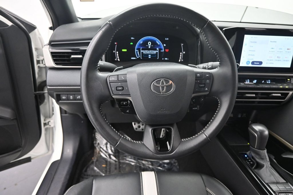 Used 2025 Toyota Camry SE FWD image 38