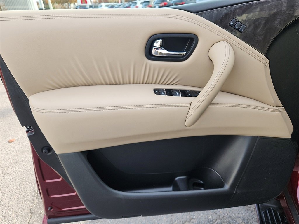 Used 2022 Nissan Armada Platinum image 12