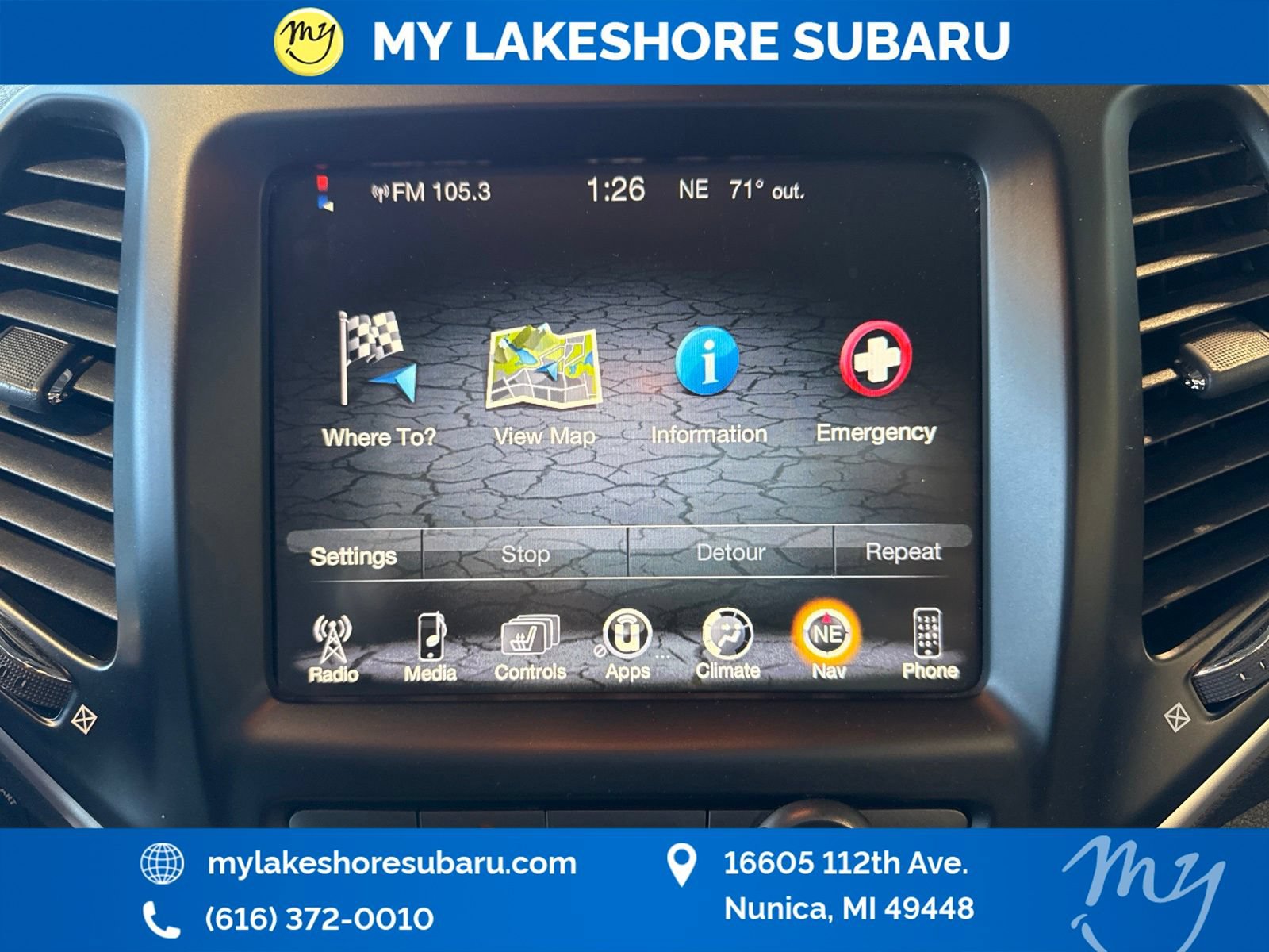 Used 2018 Jeep Cherokee Latitude AWD/4WD image 26