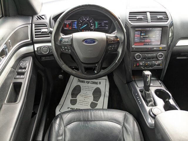 Used 2016 Ford Explorer XLT w/ Equipment Group 202A image 33