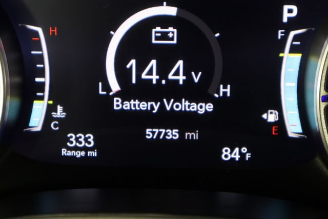 Used 2024 Chrysler Pacifica Touring-L FWD image 29